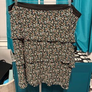 EUC size 28 Lane Bryant Black Floral skirt with zip-no stretch
